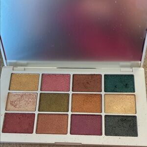 Vibrant 12-Color Eyeshadow Palette